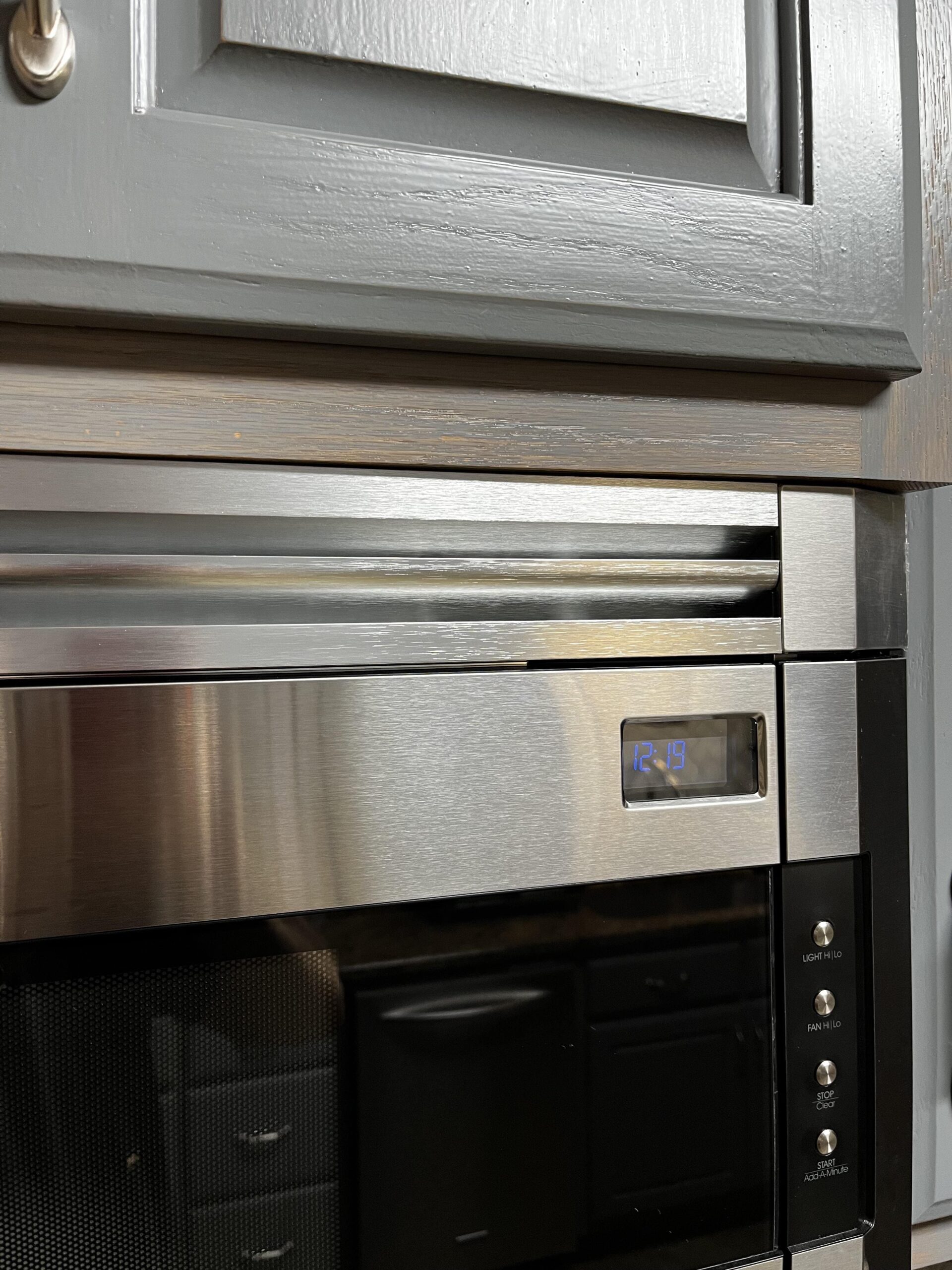 Viking - 1.5 Cu. Ft. Over-the-Range Microwave - Stainless Steel - Image 5